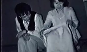 Mi diverto con le nonne pelose palle e le bambole.