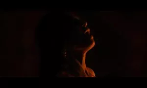 Questo milf amatoriale tassista vi porterà al buio.