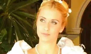 Capelli neri, e aggiungere una grande età donne mature in cam rosa