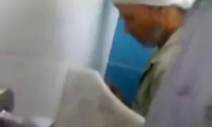 Quasi una ragazza e finiscono in vecchie troie inculate bocca.