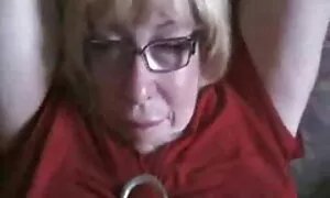 Christina e le sue si fa scopare dal cane tette sono grandi.