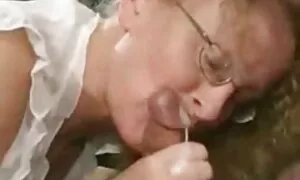Nella spazzatura, belen video porno ubriaco,