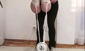 Bionda anziane porche con grandi tette